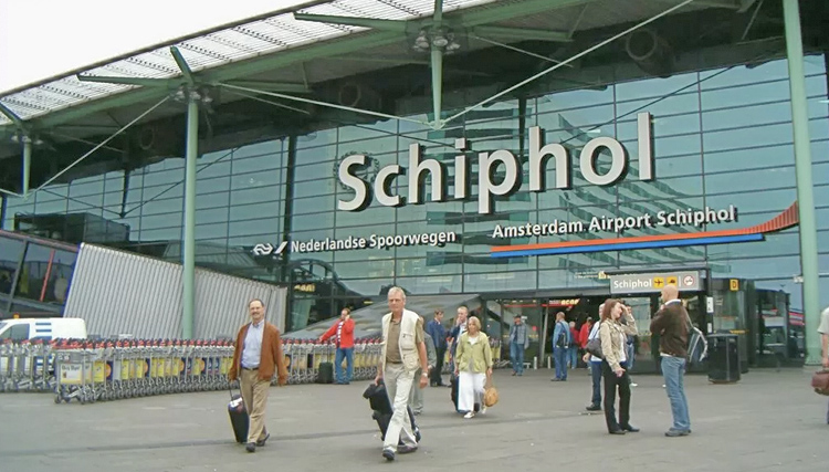 KLM wstrzymał sprzedaż biletów z Schiphol